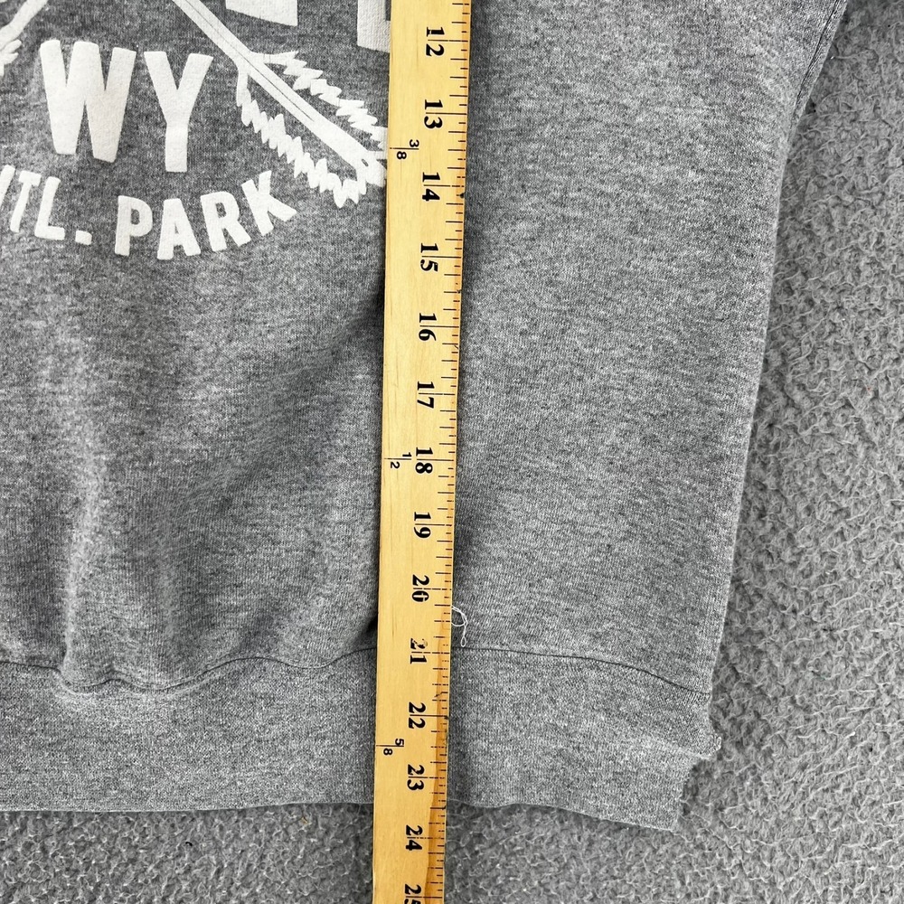 Yellowstone National Park Est 1872 Sweatshirt Grey Crewneck Graphic Men's M USA - Picture 8 of 13